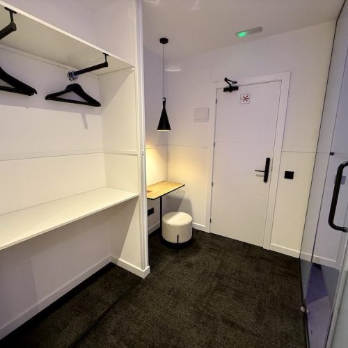 Habitación triple con balcón